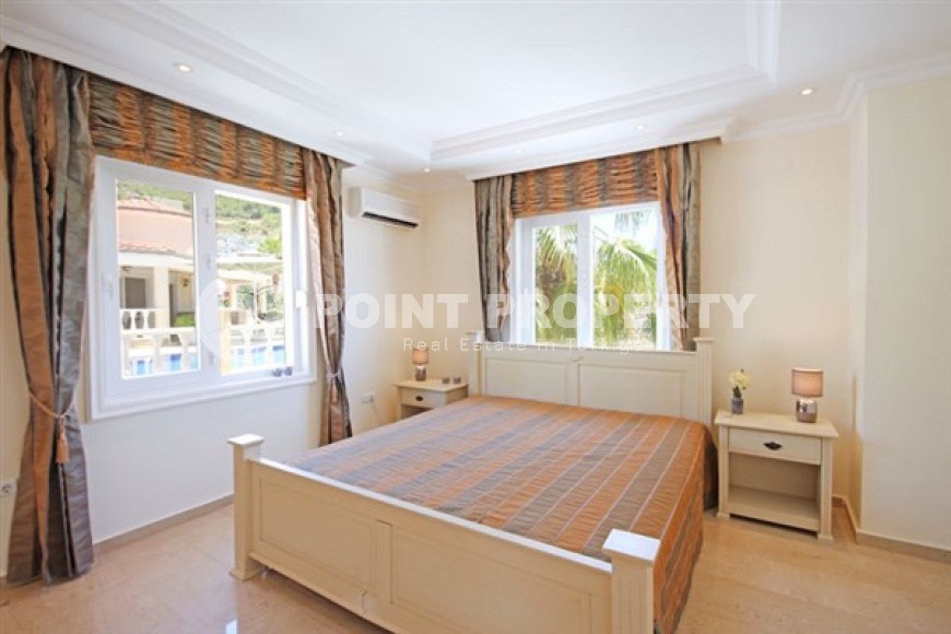 Вилла с пятью спальными комнатами с большой видовой террасой и видом на Средиземное море, в районе Каргыджак-id-5235-фото-10