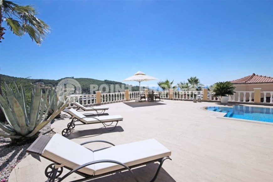 Вилла с пятью спальными комнатами с большой видовой террасой и видом на Средиземное море, в районе Каргыджак-id-5235-фото-19