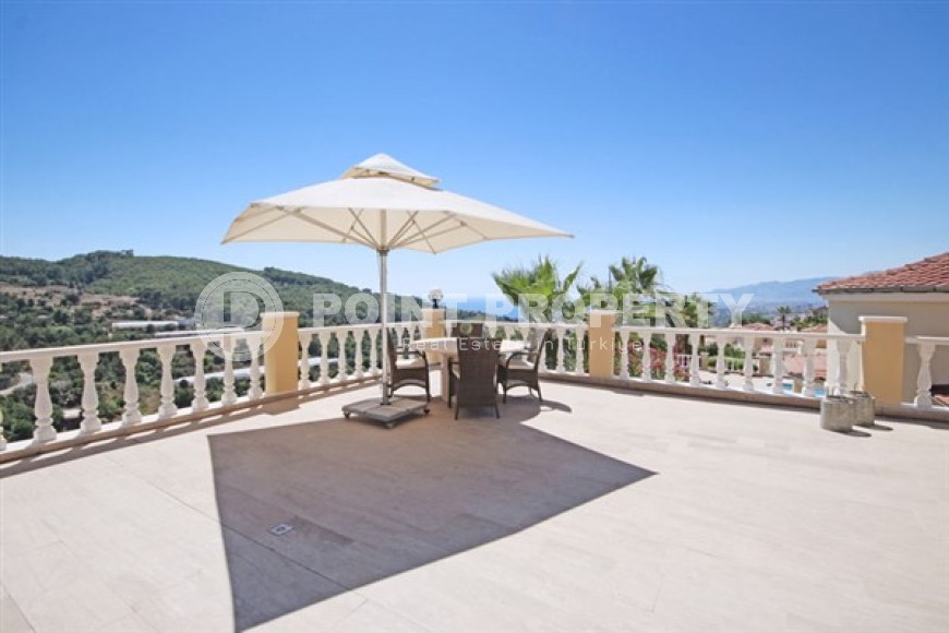 Вилла с пятью спальными комнатами с большой видовой террасой и видом на Средиземное море, в районе Каргыджак-id-5235-фото-20