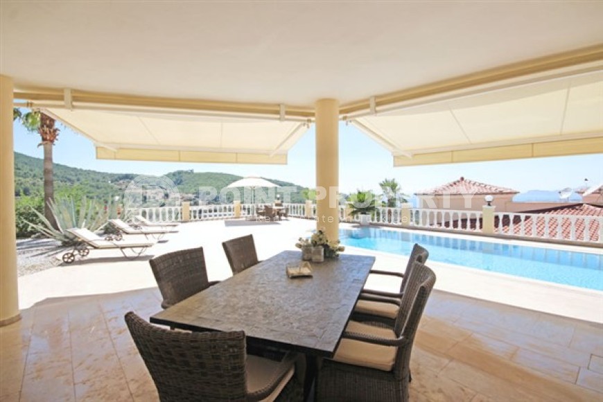 Вилла с пятью спальными комнатами с большой видовой террасой и видом на Средиземное море, в районе Каргыджак-id-5235-фото-23