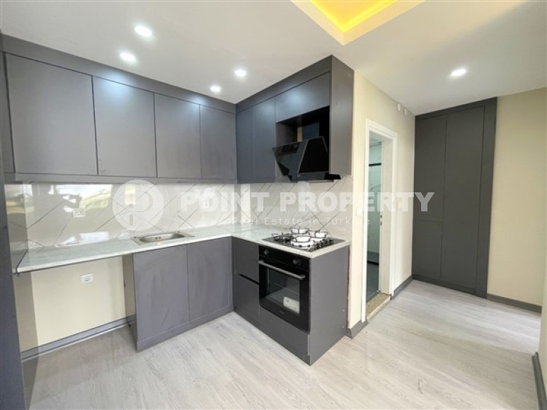 One bedroom apartment in a residential complex near the sea, in the center of Alanya-id-5237-photo-2