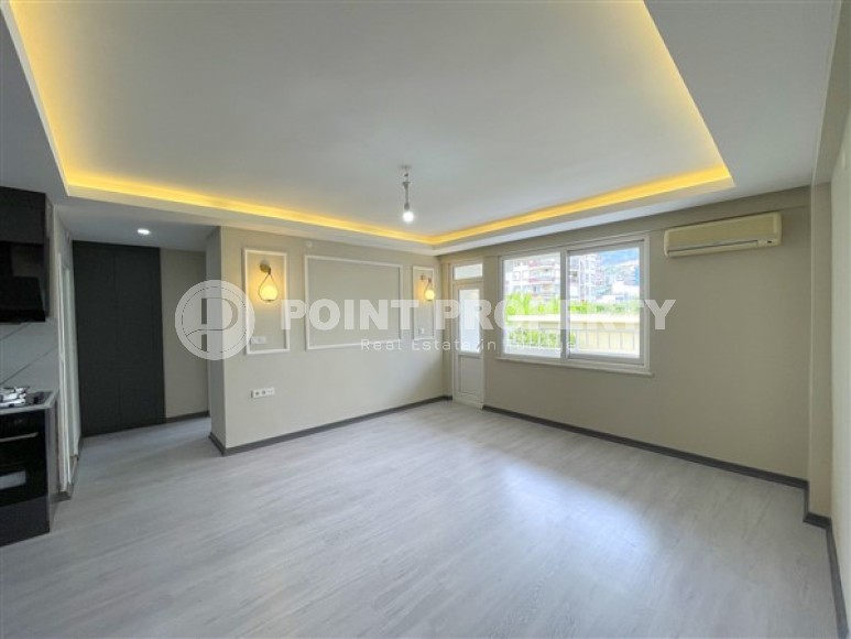 One bedroom apartment in a residential complex near the sea, in the center of Alanya-id-5237-photo-3