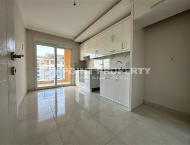 Bright, unfurnished apartment with two bedrooms and a separate kitchen, with the possibility of obtaining citizenship, in the upper Oba area-id-5245-photo-3