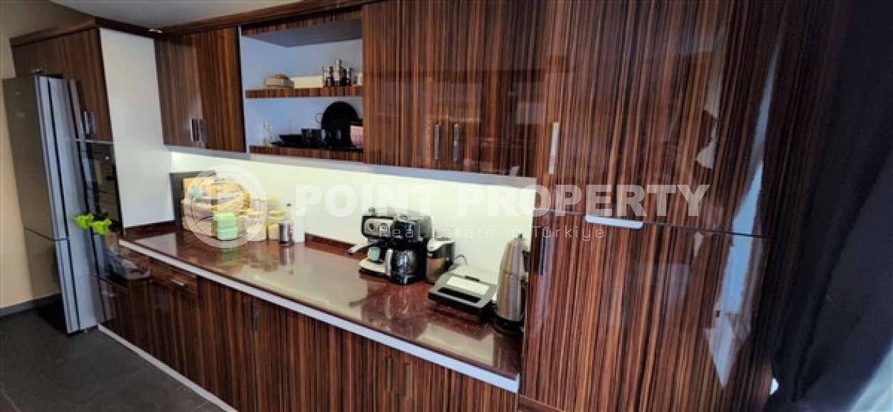 Двухуровневые апартаменты с четырьмя спальными комнатами и двумя видовыми террасами, в районе нижняя Оба-id-5252-фото-2