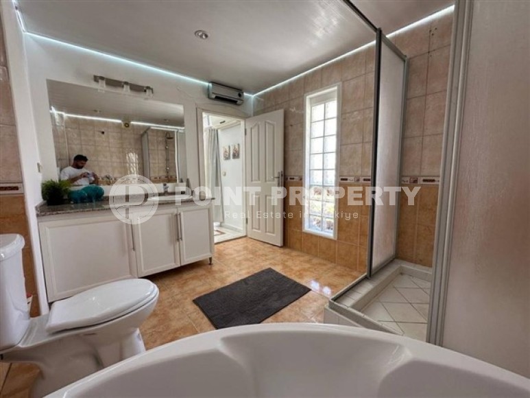 Comfortable two-level apartment on the 4th floor with an attic, with a cozy outdoor roof terrace-id-5254-photo-11