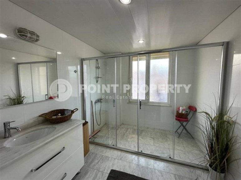 Comfortable two-level apartment on the 4th floor with an attic, with a cozy outdoor roof terrace-id-5254-photo-12