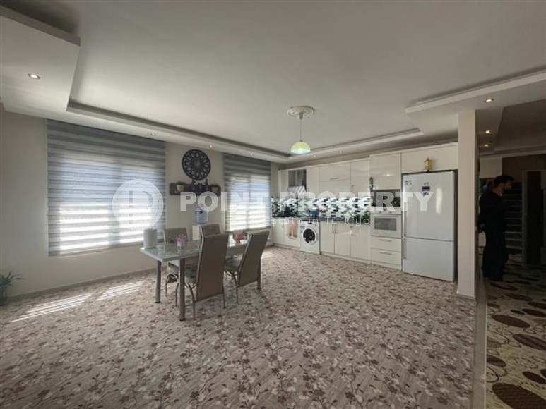 Двухуровневые апартаменты с четырьмя спальными комнатами, рядом с морем, в открытом районе для ВНЖ - Тосмур-id-5266-фото-2