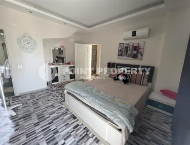 Двухуровневые апартаменты с четырьмя спальными комнатами, рядом с морем, в открытом районе для ВНЖ - Тосмур-id-5266-фото-4