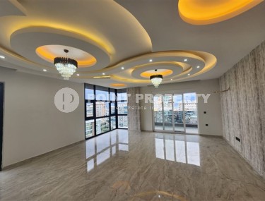 Panoramic duplex 4+1, with a total area of 300 m2, on the 9th floor with an attic in the Mahmutlar area-id-5282-photo-2