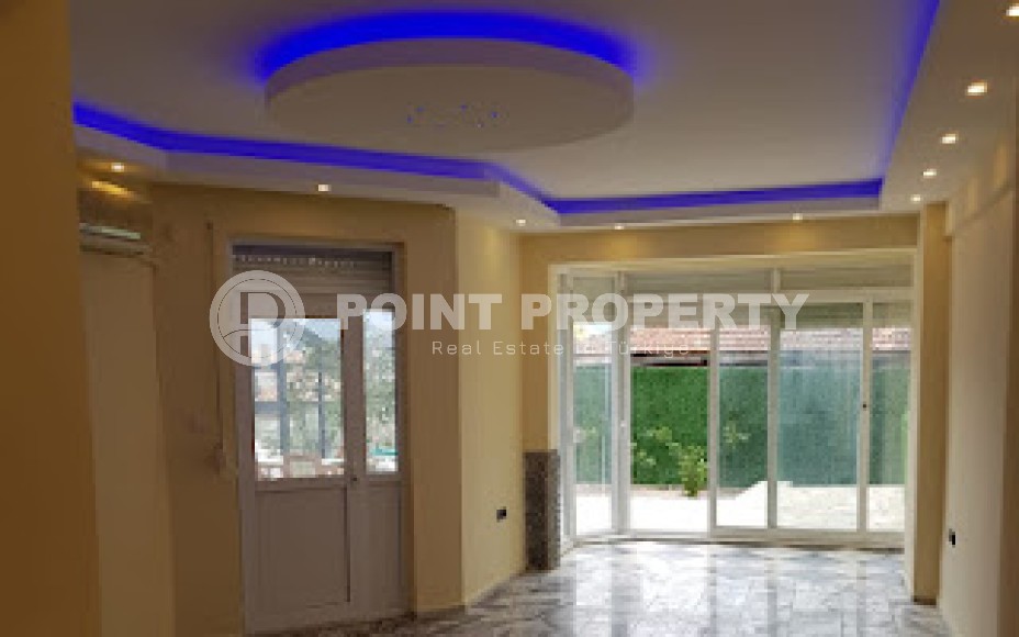 Апартаменты с собственным небольшим садом на 1-м этаже в доме 2003 года постройки-id-5283-фото-2