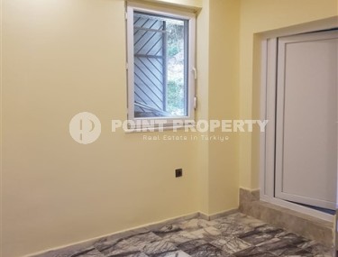 Apartment with a private small garden on the 1st floor in a building built in 2003-id-5283-photo-3