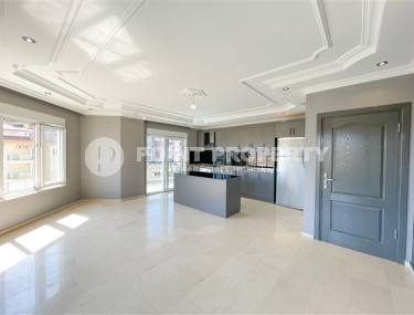 Spacious three-room apartment, 110 m², renovated in a complex with infrastructure in the center of Alanya-id-1421-photo-2