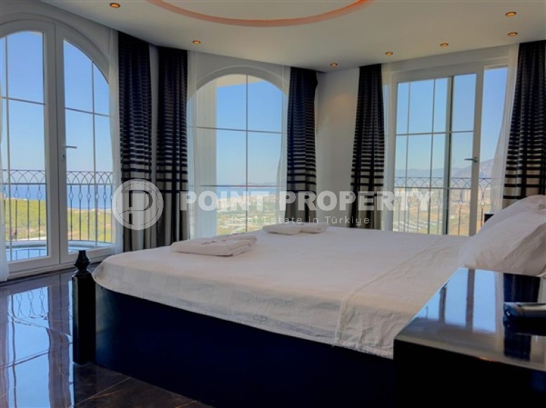 Villa with designer renovation, four bedrooms and views of the Mediterranean Sea in the Kargicak area-id-5293-photo-9