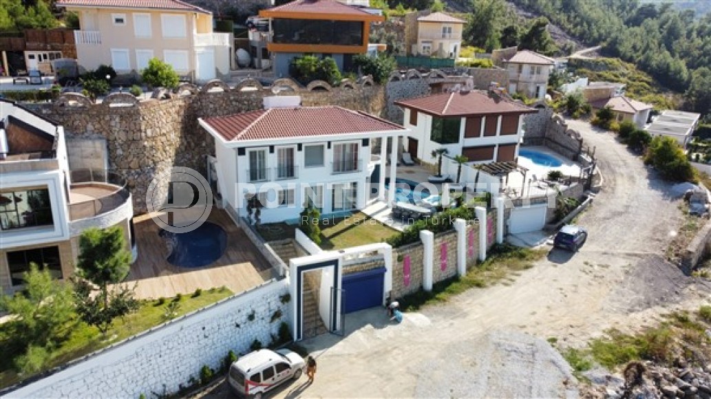 Villa with designer renovation, four bedrooms and views of the Mediterranean Sea in the Kargicak area-id-5293-photo-33