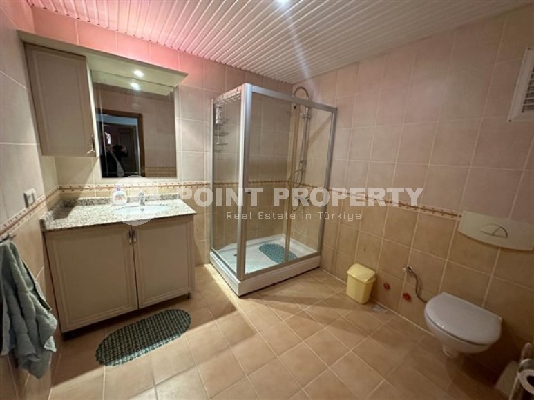 Двухуровневые апартаменты с тремя спальными комнатами и видовой террасой, в центральном районе города Аланья-id-5298-фото-8