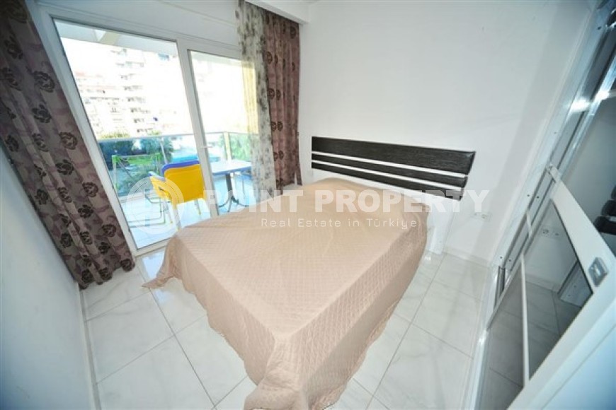 Апартаменты с мебелью и бытовой техникой на 4-м этаже в резиденции 2021 года постройки, в центре района Махмутлар-id-5318-фото-4