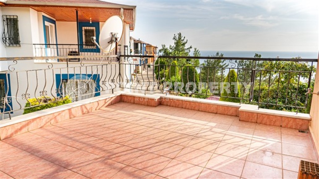 Отдельно стоящая двухэтажная вилла 2005 года постройки с роскошным панорамным видом на море-id-5337-фото-11