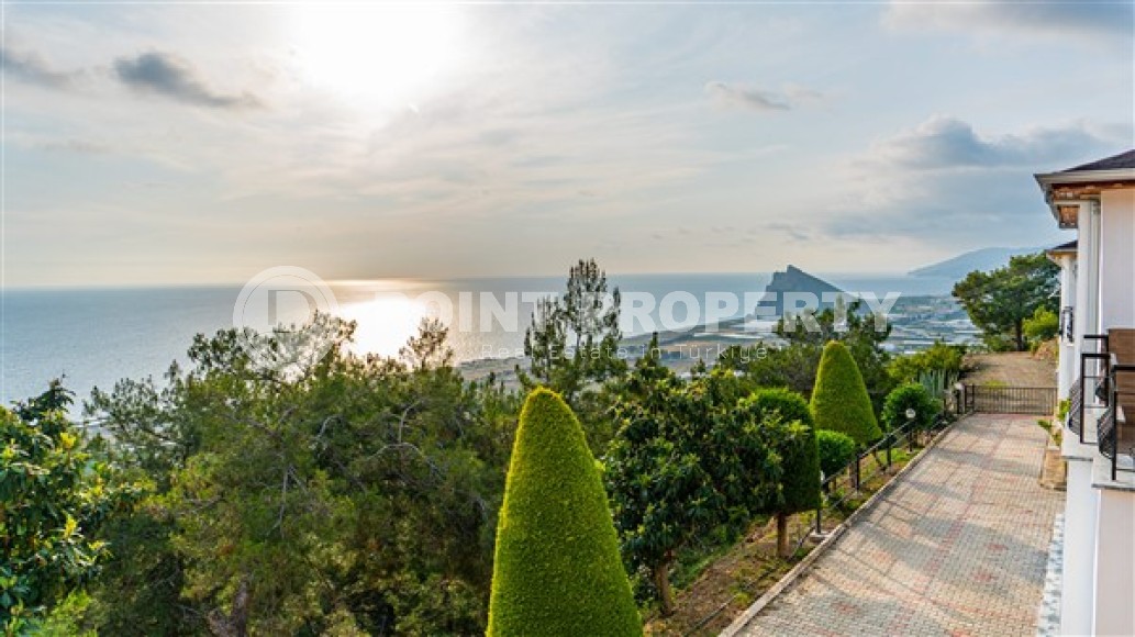 Отдельно стоящая двухэтажная вилла 2005 года постройки с роскошным панорамным видом на море-id-5337-фото-15