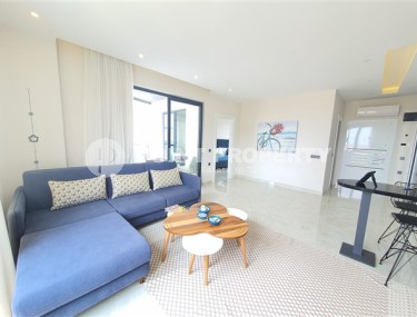 Светлые просторные апартаменты 1+1, общей площадью 75 м2, в 650 метрах от знаменитого пляжа Клеопатры-id-5339-фото-1