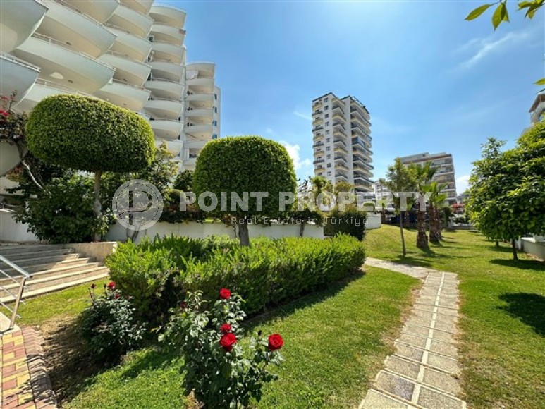 Apartment with a large outdoor terrace on the 10th floor, in the center of Mahmutlar-id-5340-photo-15