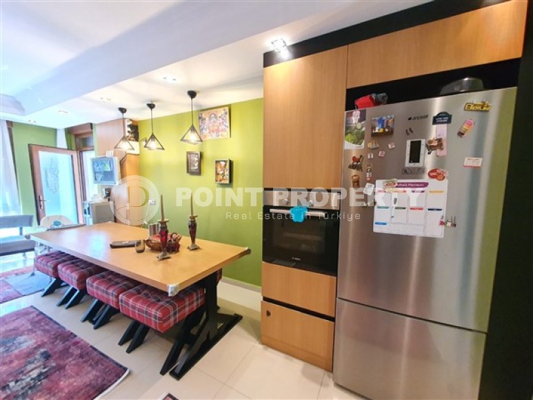 Spacious apartment with four bedrooms and a separate kitchen, suitable for obtaining citizenship, in the lower Oba area-id-5343-photo-2