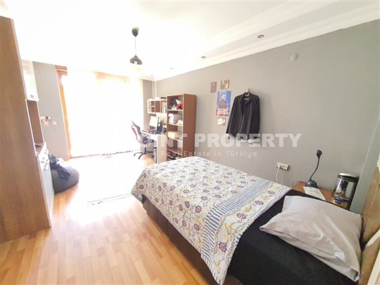 Spacious apartment with four bedrooms and a separate kitchen, suitable for obtaining citizenship, in the lower Oba area-id-5343-photo-6