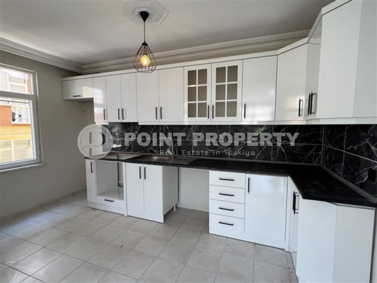 Светлые апартаменты с двумя спальными комнатами, возле Средиземного моря, в открытом для получения ВНЖ районе Тосмур-id-5347-фото-2