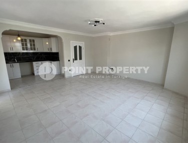 Светлые апартаменты с двумя спальными комнатами, возле Средиземного моря, в открытом для получения ВНЖ районе Тосмур-id-5347-фото-3