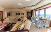 Furnished duplex penthouse 6+1, 550m² on the first coastline in Oba, Alanya.-id-1425-photo-3