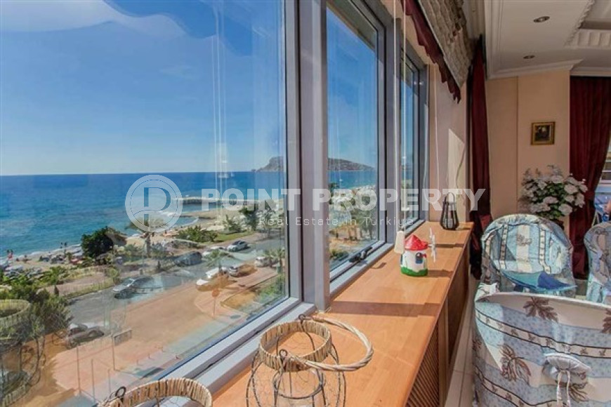 Furnished duplex penthouse 6+1, 550m² on the first coastline in Oba, Alanya.-id-1425-photo-4