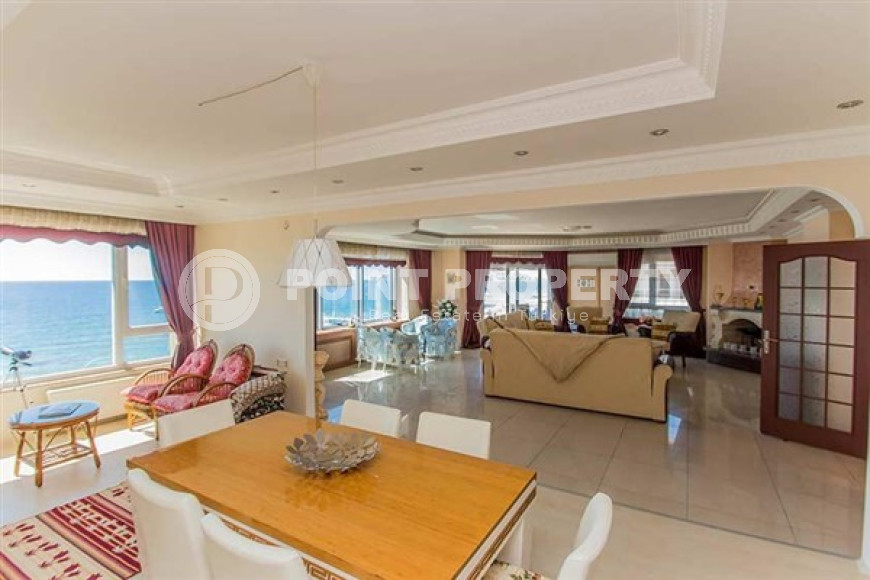 Furnished duplex penthouse 6+1, 550m² on the first coastline in Oba, Alanya.-id-1425-photo-6