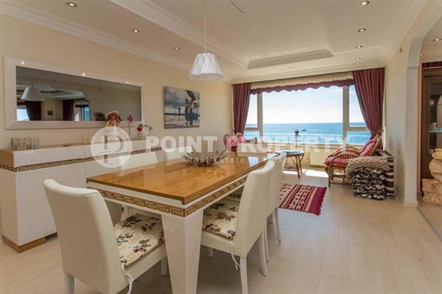 Furnished duplex penthouse 6+1, 550m² on the first coastline in Oba, Alanya.-id-1425-photo-8