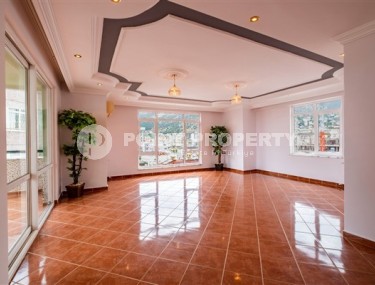 Просторная квартира 3+1 с панорамным видом на город и Торосские горы в 800 метрах от моря-id-5353-фото-3