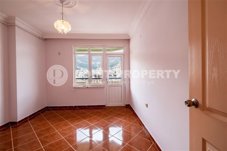 Spacious 3+1 apartment with panoramic views of the city and the Taurus Mountains 800 meters from the sea-id-5353-photo-5