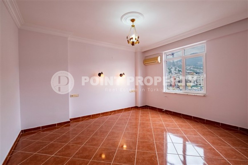 Spacious 3+1 apartment with panoramic views of the city and the Taurus Mountains 800 meters from the sea-id-5353-photo-6