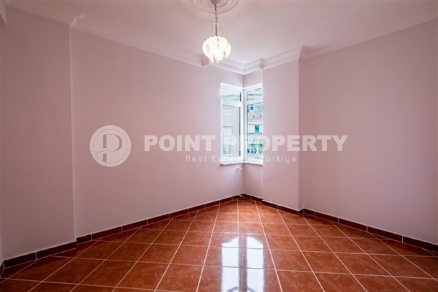 Spacious 3+1 apartment with panoramic views of the city and the Taurus Mountains 800 meters from the sea-id-5353-photo-7