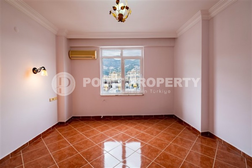 Spacious 3+1 apartment with panoramic views of the city and the Taurus Mountains 800 meters from the sea-id-5353-photo-8