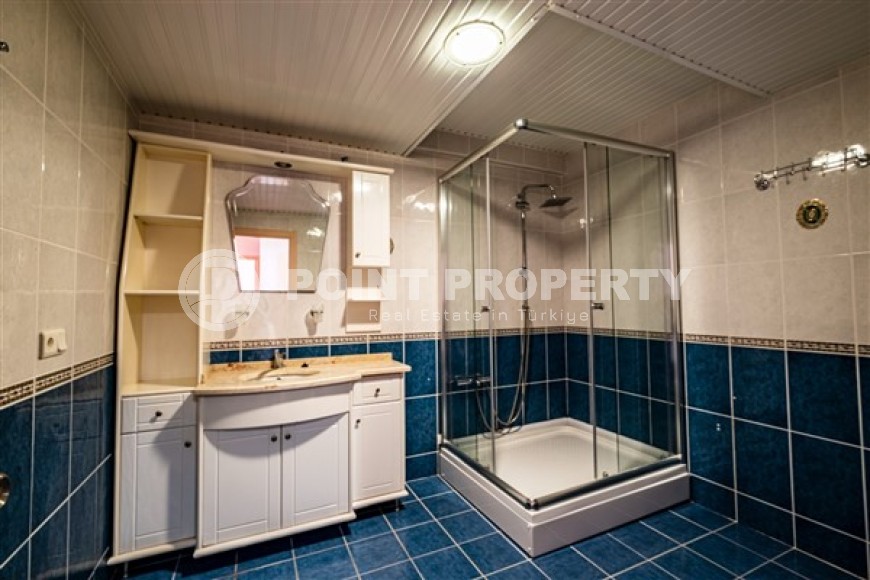 Spacious 3+1 apartment with panoramic views of the city and the Taurus Mountains 800 meters from the sea-id-5353-photo-9