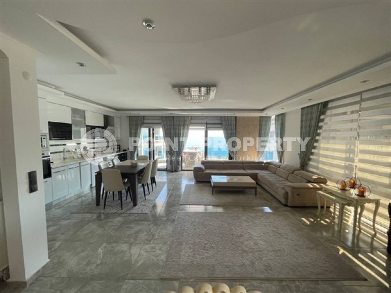 Роскошный панорамный дуплекс с видом на море и горы в центре престижного района Аланьи - Кестель-id-5354-фото-2