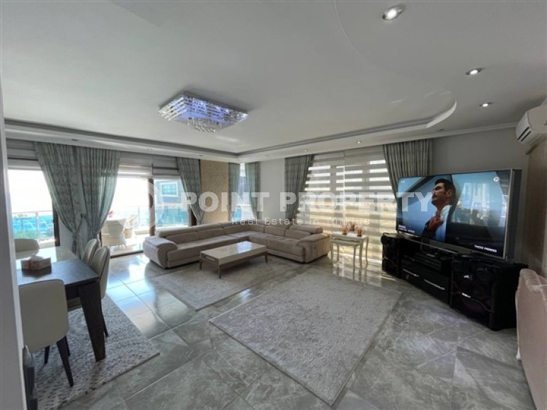 Роскошный панорамный дуплекс с видом на море и горы в центре престижного района Аланьи - Кестель-id-5354-фото-3