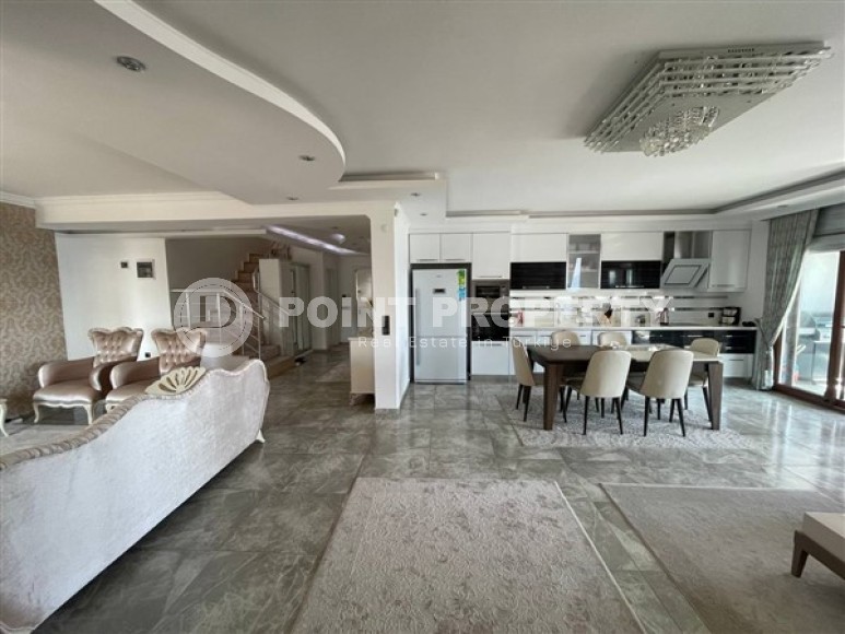 Роскошный панорамный дуплекс с видом на море и горы в центре престижного района Аланьи - Кестель-id-5354-фото-4