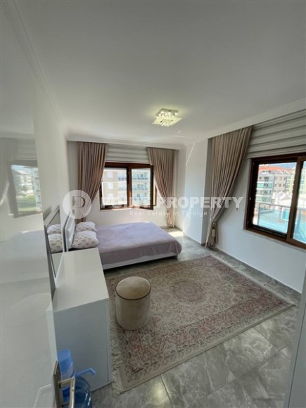 Роскошный панорамный дуплекс с видом на море и горы в центре престижного района Аланьи - Кестель-id-5354-фото-9