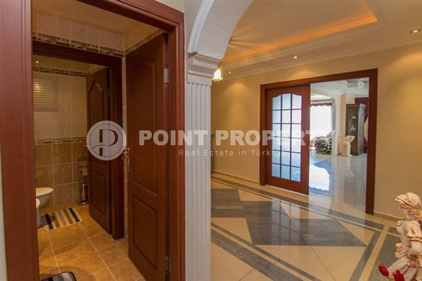 Furnished duplex penthouse 6+1, 550m² on the first coastline in Oba, Alanya.-id-1425-photo-13