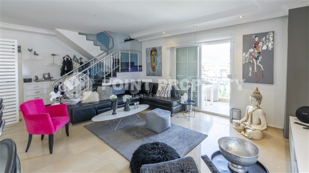 Просторная видовая двухуровневая квартира на 4-м этаже с мансардой в 600 метрах от моря, в популярном районе Аланьи - Оба-id-5355-фото-2