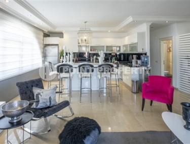 Просторная видовая двухуровневая квартира на 4-м этаже с мансардой в 600 метрах от моря, в популярном районе Аланьи - Оба-id-5355-фото-3