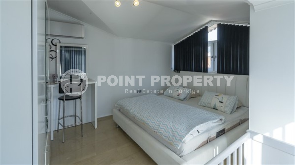 Просторная видовая двухуровневая квартира на 4-м этаже с мансардой в 600 метрах от моря, в популярном районе Аланьи - Оба-id-5355-фото-6