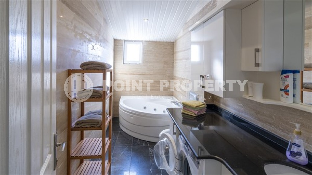 Просторная видовая двухуровневая квартира на 4-м этаже с мансардой в 600 метрах от моря, в популярном районе Аланьи - Оба-id-5355-фото-10