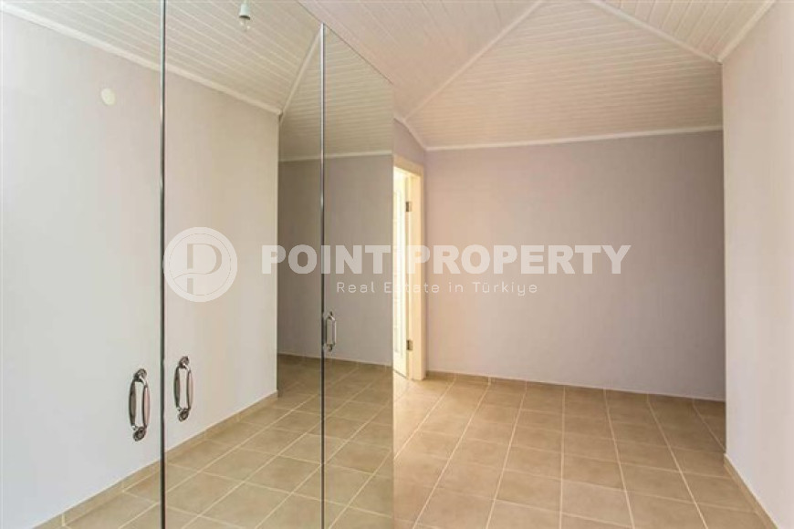 Furnished duplex penthouse 6+1, 550m² on the first coastline in Oba, Alanya.-id-1425-photo-17