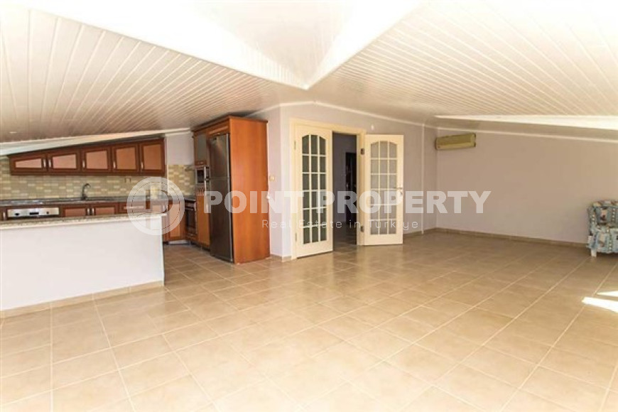 Furnished duplex penthouse 6+1, 550m² on the first coastline in Oba, Alanya.-id-1425-photo-19