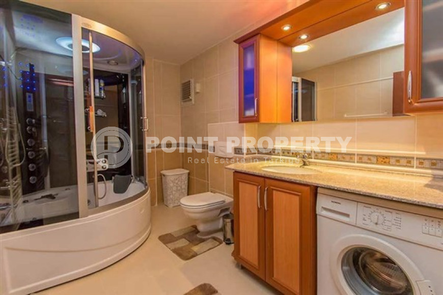 Furnished duplex penthouse 6+1, 550m² on the first coastline in Oba, Alanya.-id-1425-photo-22